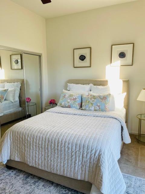 Homestay Private-room-private-entrance-spectacular-city-landscape-views-from-room *